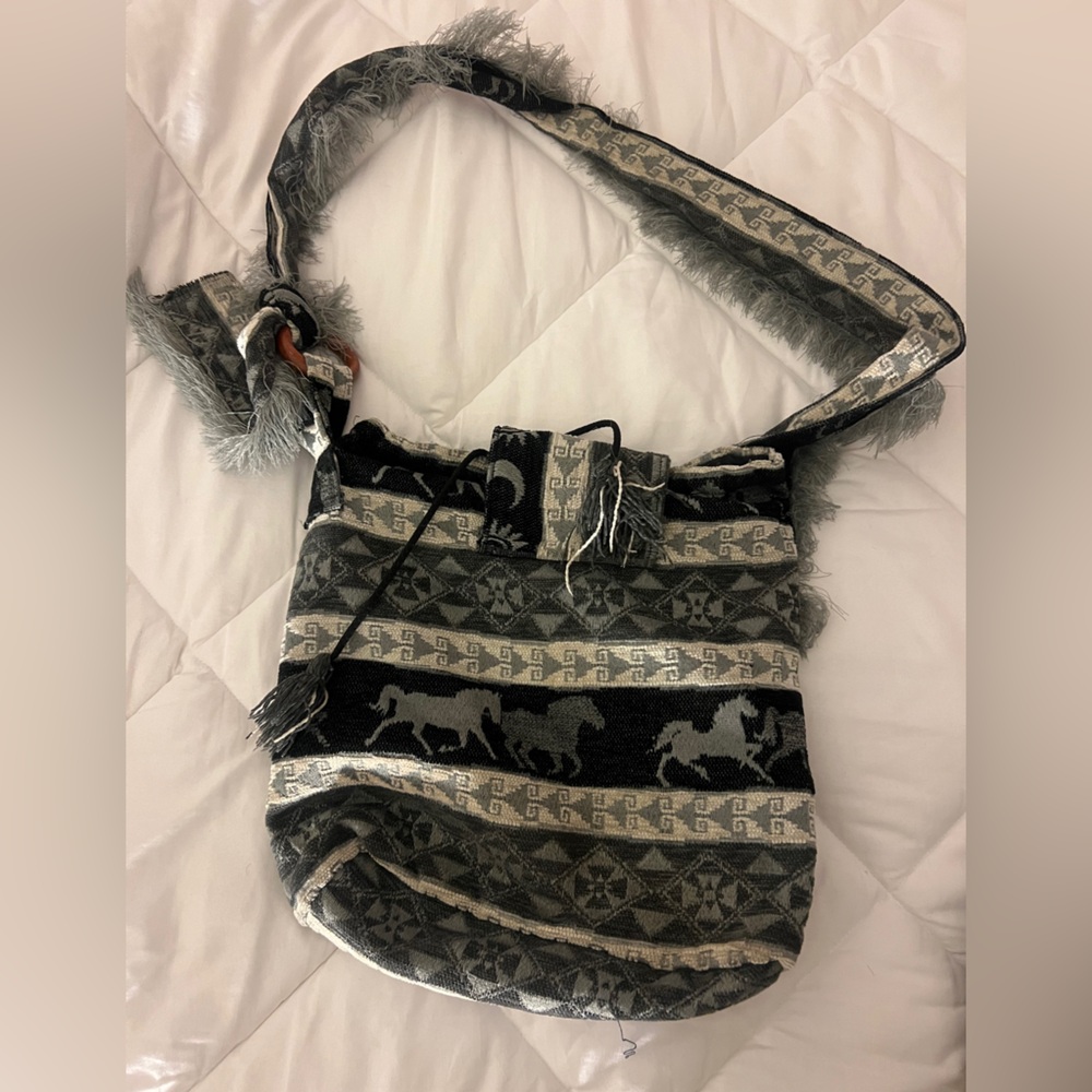 Native Handmade Shoulder Bag - Picture 2 of 4